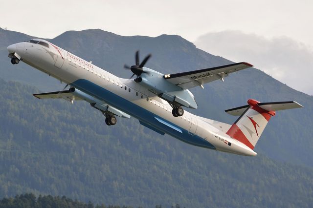 de Havilland Dash 8-400 (OE-LGK)