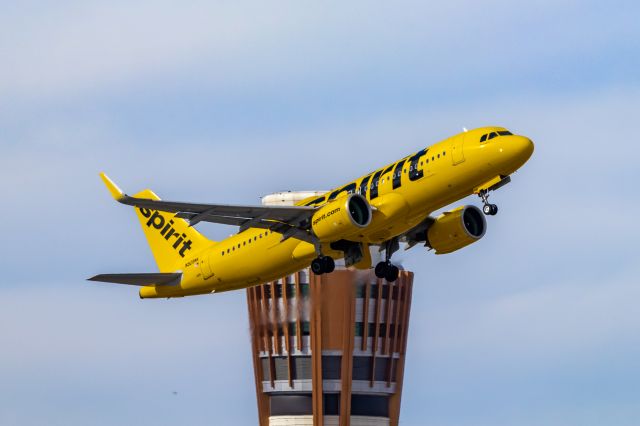 Airbus A320neo (N929NK) - Spirit Airlines A320 neo taking off from PHX on 11/22/22. Taken with a Canon 850D and Tamron 70-200 G2 lens.