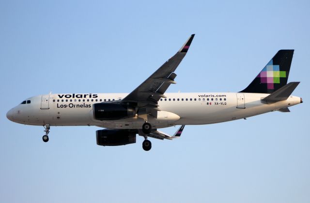 Airbus A320 (XA-VLQ) - Volaris / Airbus A320-233 / MSN 7088 / XA-VLQ / MMMX 02/2021