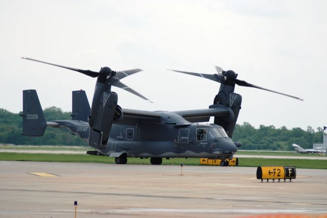 AWEF0028 — - USAF CV-22 Osprey arriving for Airfest 2008 at RFD.