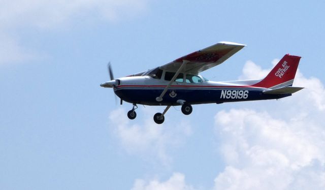 Cessna Skyhawk (N99196) - Shortly after departure is this 1985 Cessna Skyhawk 172P in the Summer of 2019.