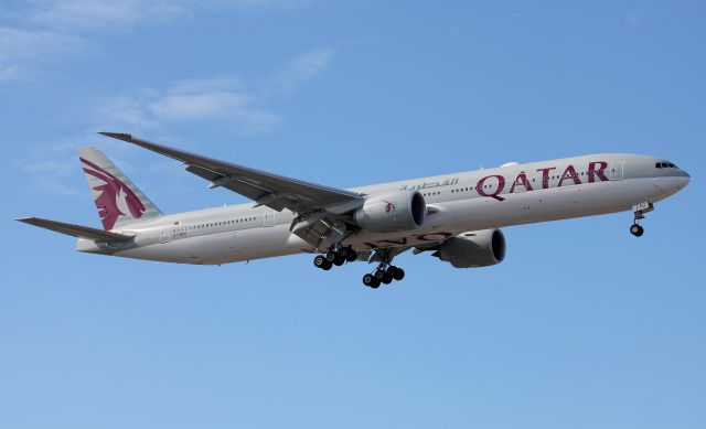 BOEING 777-300ER (A7-BEU) - Short Final to Rwy 16R