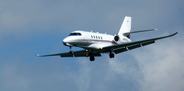 Cessna Citation Latitude (N585QS) - On short final is this 2018 Cessna Citation Latitude in the Summer of 2022.