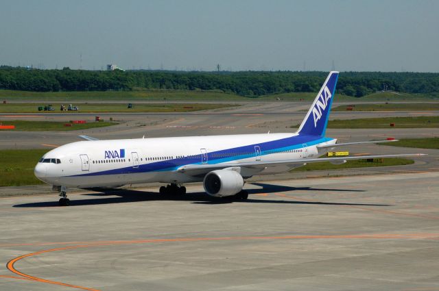 BOEING 777-300 (JA752A) - 2012-06-27