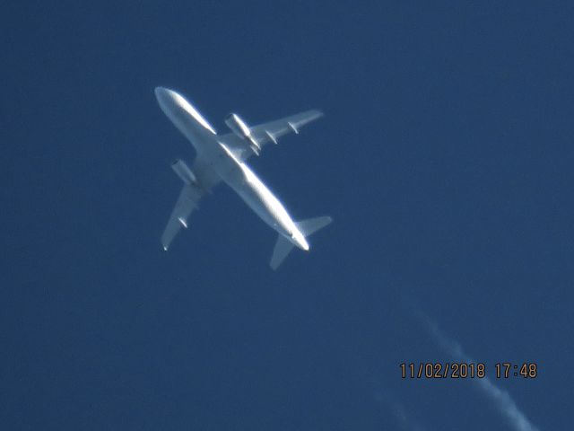 Airbus A320 (N494UA)
