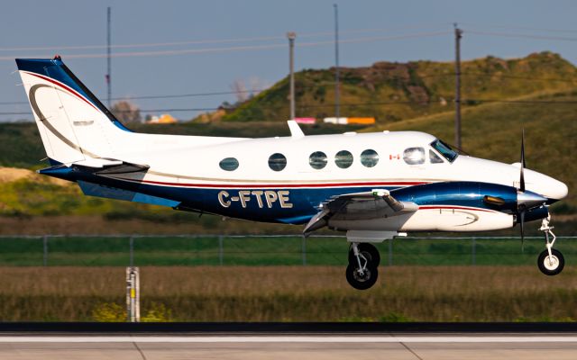 Beechcraft King Air 90 (C-FTPE)