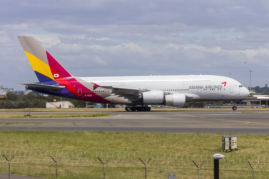 Airbus A380-800 (HL7635) - Asiana Airlines (HL7635) Airbus A380-841 departing Sydney Airport