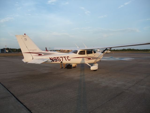 Cessna Skyhawk (N957TC)