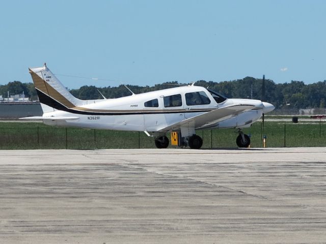 Piper Cherokee (N36281)