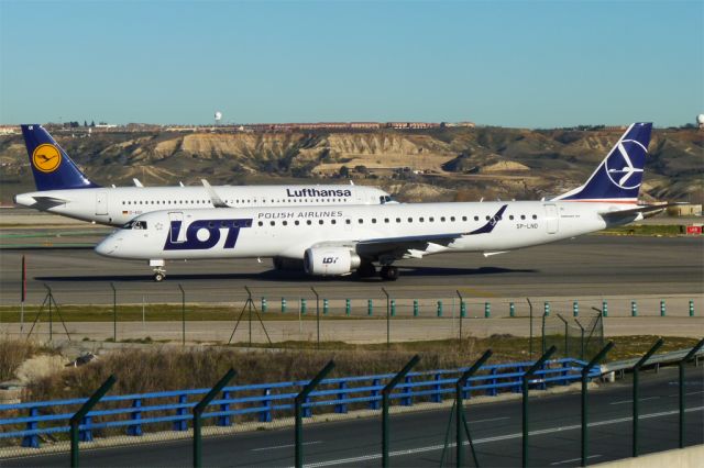 Embraer ERJ-190 (SP-LND)