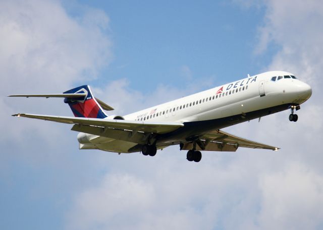 Boeing 717-200 (N981AT) - At Shreveport Regional.