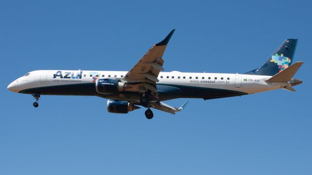 Embraer ERJ-190 (PR-AYF)