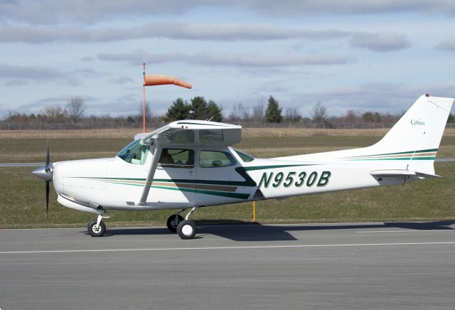 Cessna Skyhawk (N9530B)