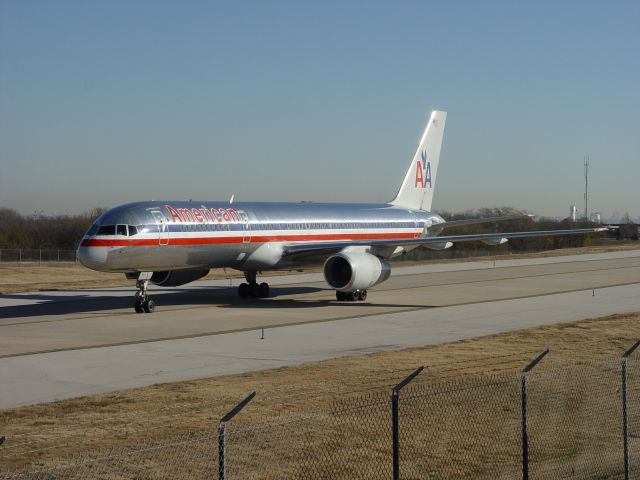 Boeing 757-200 (N606AA)