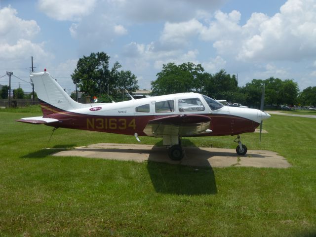 Piper Cherokee (N31634)