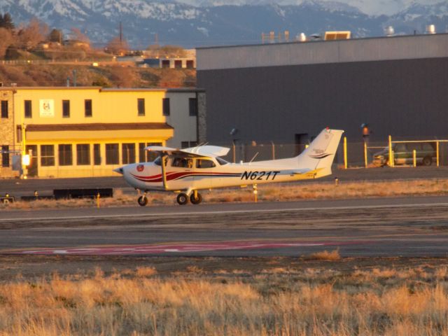 Cessna Skyhawk (N621T)