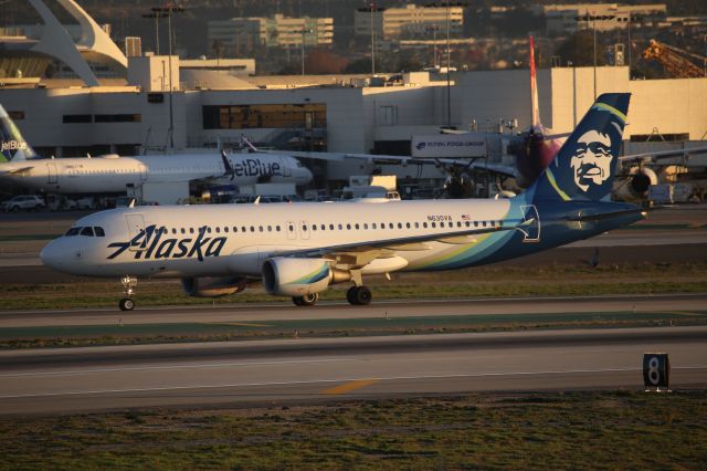 Airbus A320 (N630VA)