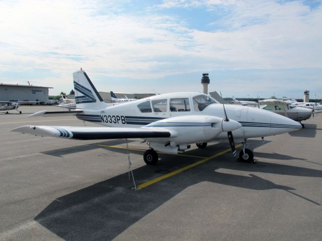 Piper Aztec (N333PB)