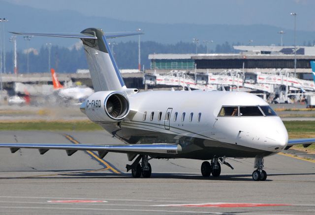 Bombardier Challenger 300 (C-FASD)