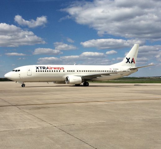 BOEING 737-400 (N149XA)