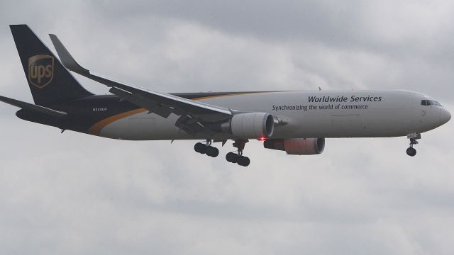 BOEING 767-300 (N345UP) - UPS 2905 landing at KDFW after a flight from KLAX