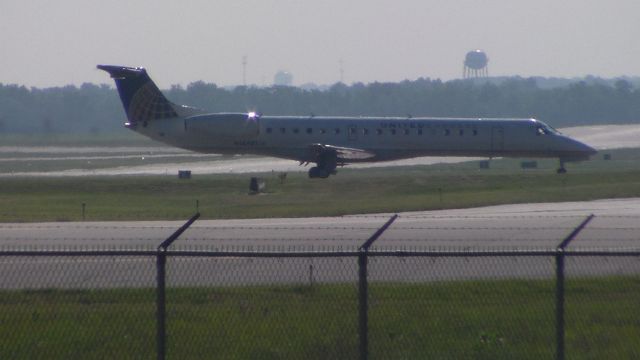 Embraer ERJ-135 (N16981)