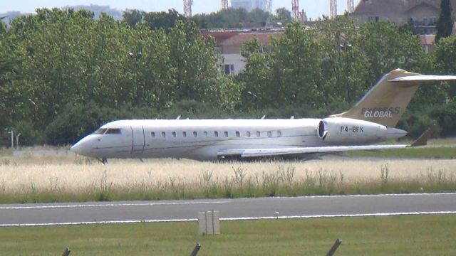 Bombardier Global Express (P4-BFK) - Bad quality...But nice plane !