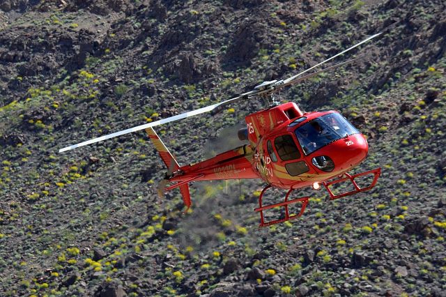 Eurocopter AS-350 AStar (N833PA) - Eurocopter AS-350B-3 Ecureuil down in the grand canyon 