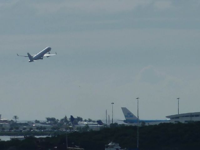 Boeing 757-200 —