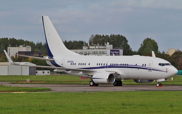 Boeing 737-700 (N737AG) - funair b737-7 bbj n737ag at shannon 26/9/15.