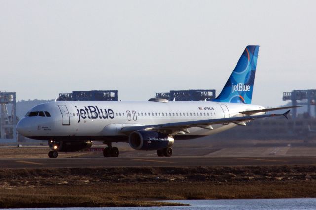 Airbus A320 (N794JB)