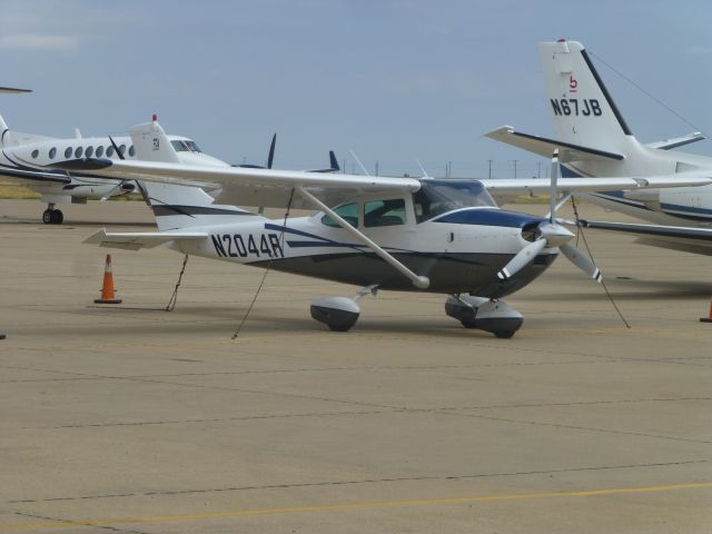 Cessna Skylane (N2044R)