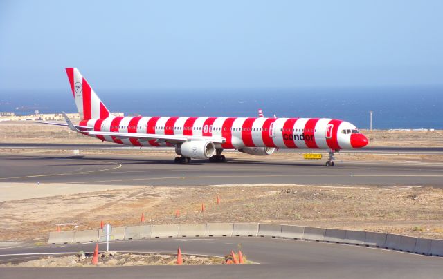 BOEING 757-300 (D-ABOM)