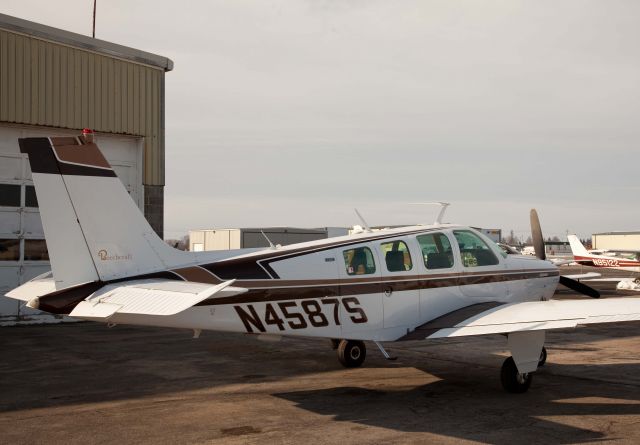 Beechcraft Bonanza (36) (N4587S)