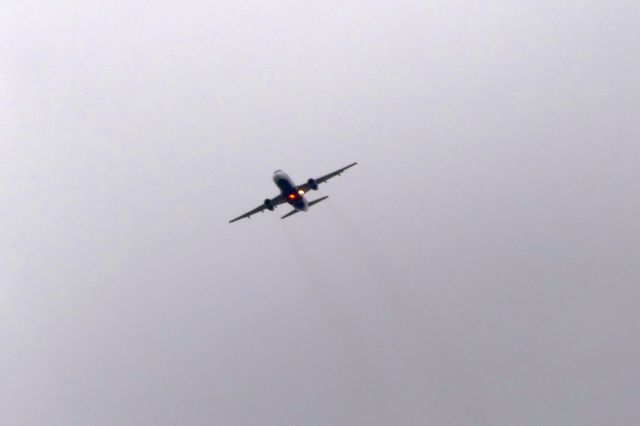 Airbus A320 (N592JB)