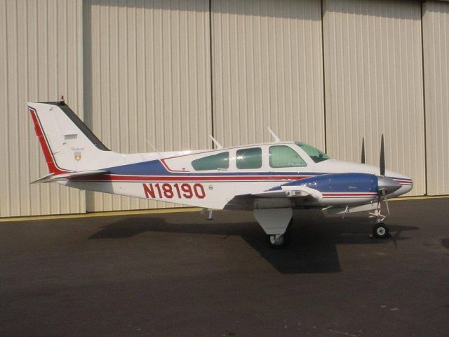 Beechcraft 55 Baron (N18190)