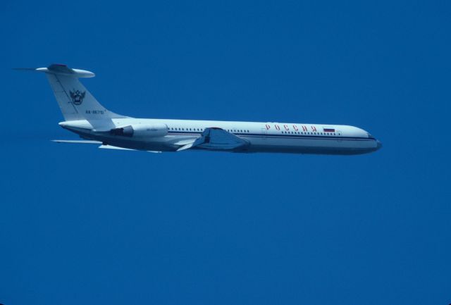 Ilyushin Il-62 (RA-68710) - Departure at Tokyo-Haneda Intl Airport Rwy04 on 1996/11/17