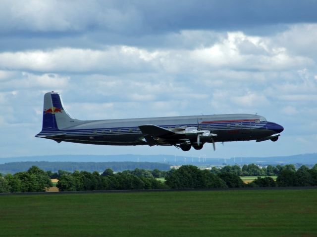 N996DM — - (Low Pass) Douglas DC-6B der Flying Bulls bei der Luxembourg Airshow 2008 in Bitburg/Germany