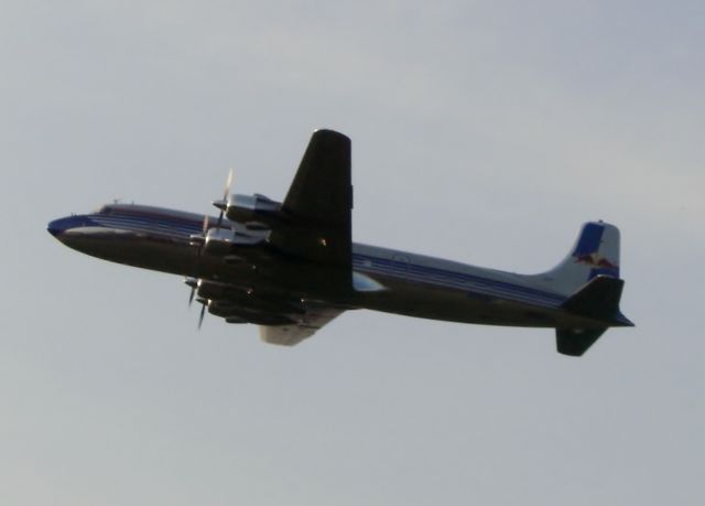 Douglas DC-6 (N996DM)