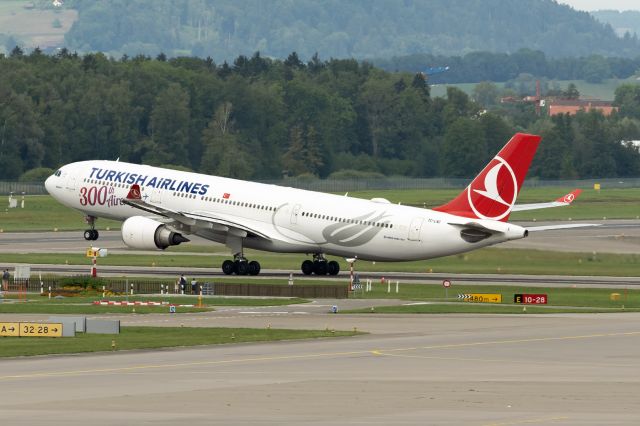 Airbus A330-300 (TC-LNC)