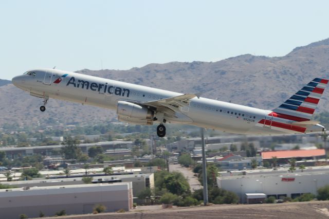 Airbus A321 (N926UW)