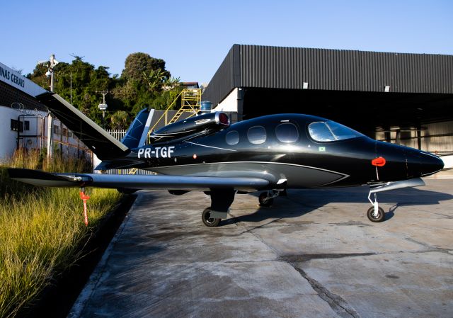 Cirrus Vision SF50 (PR-TGF)