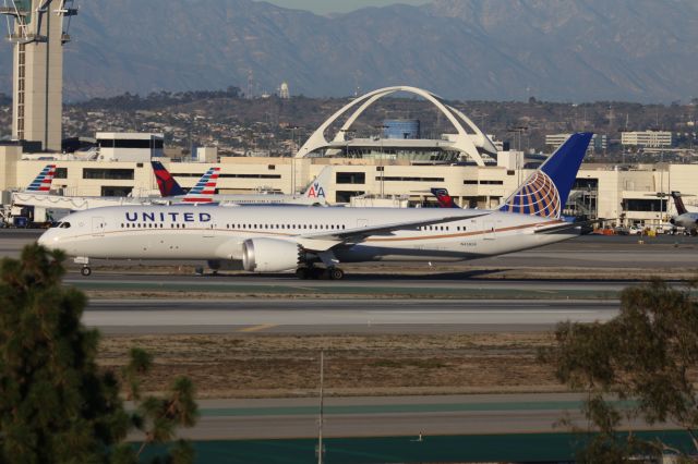 Boeing 787-9 Dreamliner (N45956)