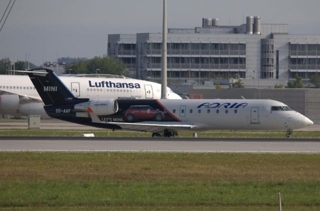 Canadair Regional Jet CRJ-200 (S5-AAF)