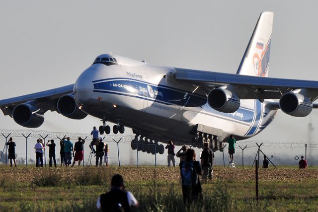 Antonov An-124 Ruslan (RA-82078) - PRG-KBL