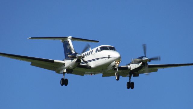 Beechcraft Super King Air 200 (ZK-MDC) - Air Wanganui's ZK-MDC on short final for 23L.