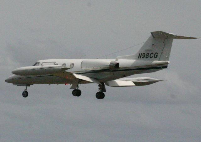 Learjet 24 (N98CG)