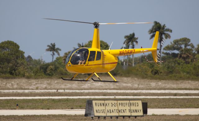 Robinson R-44 (N606WT)