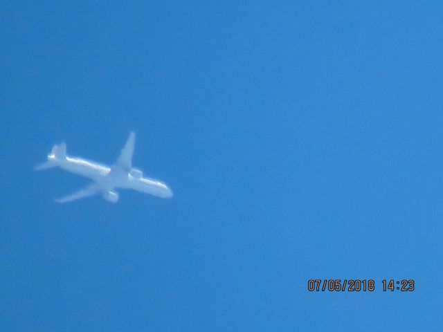 Boeing 757-200 (N597UA)