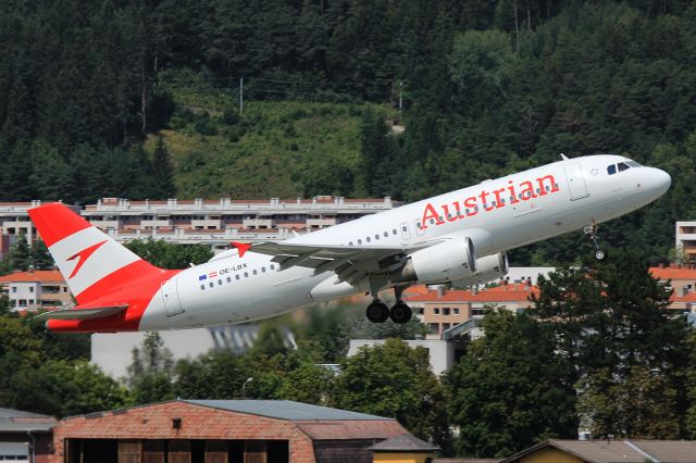 Airbus A320 (OE-LBX)